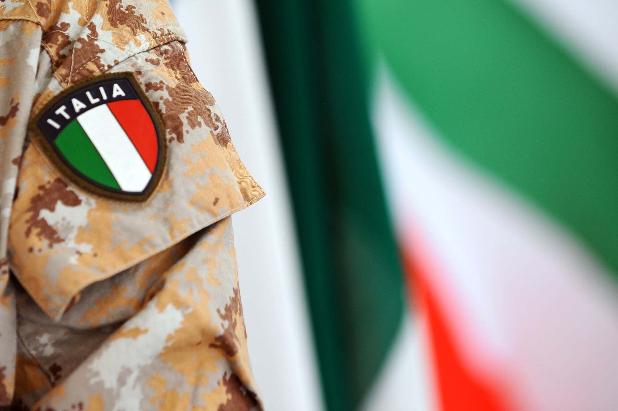 Roberta Pinotti, Italian Minister of Defence, visited with Host Nation officials and members of the Aeronautica Militare, or Italian Air Force at an undisclosed location in Southwest Asia, July 14, 2015. Pinotti spoke about base construction progress and Italy’s support to Operation Inherent Resolve. (U.S. Air Force photo/Tech. Sgt. Brittany E. Jones)
