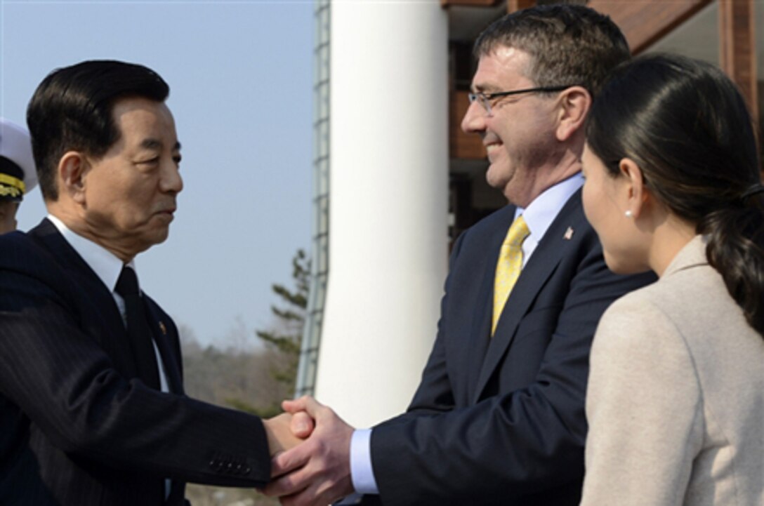 Defense Secretary Ash Carter meets with South Korean Defense Minister Han Min-koo on Pyeongtaek Naval Base, South Korea, April 10, 2015. DoD photo by U.S. Navy Petty Officer 2nd Class Sean Hurt 