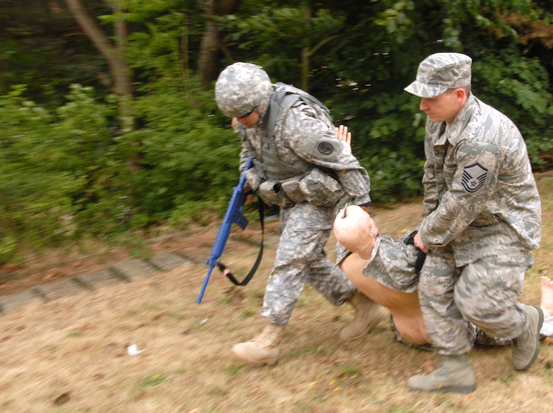 Airmen Soldiers Train Together During Annual Combat Medicine 