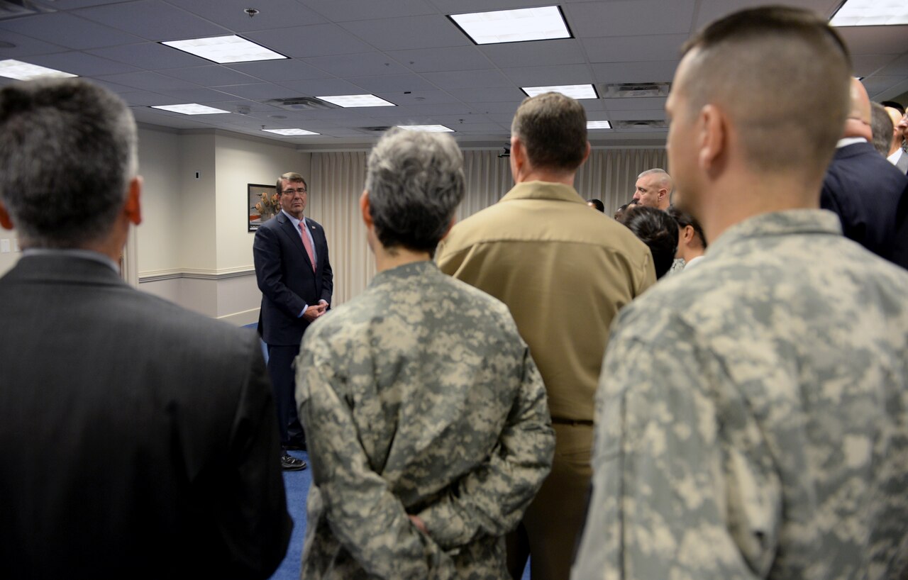 Defense Secretary Ash Carter speaks to members of the Joint Improvised-Threat Defeat Agency, formerly the Joint Improvised Explosive Device Defeat Organization, at the Pentagon, July 16, 2015, before presenting the agency with a Joint Meritorious Unit Award for its IED-mitigation work. DoD photo by U.S. Army Sgt. First Class Clydell Kinchen