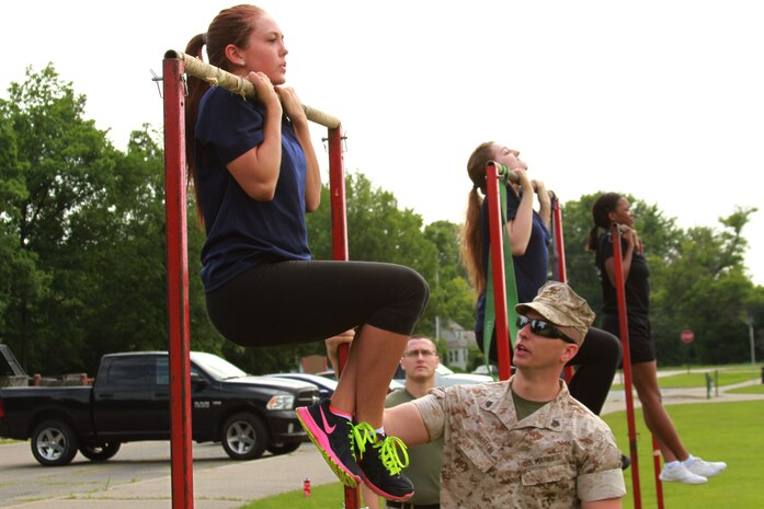 Future female Marines tackle Marine Corps lifestyle