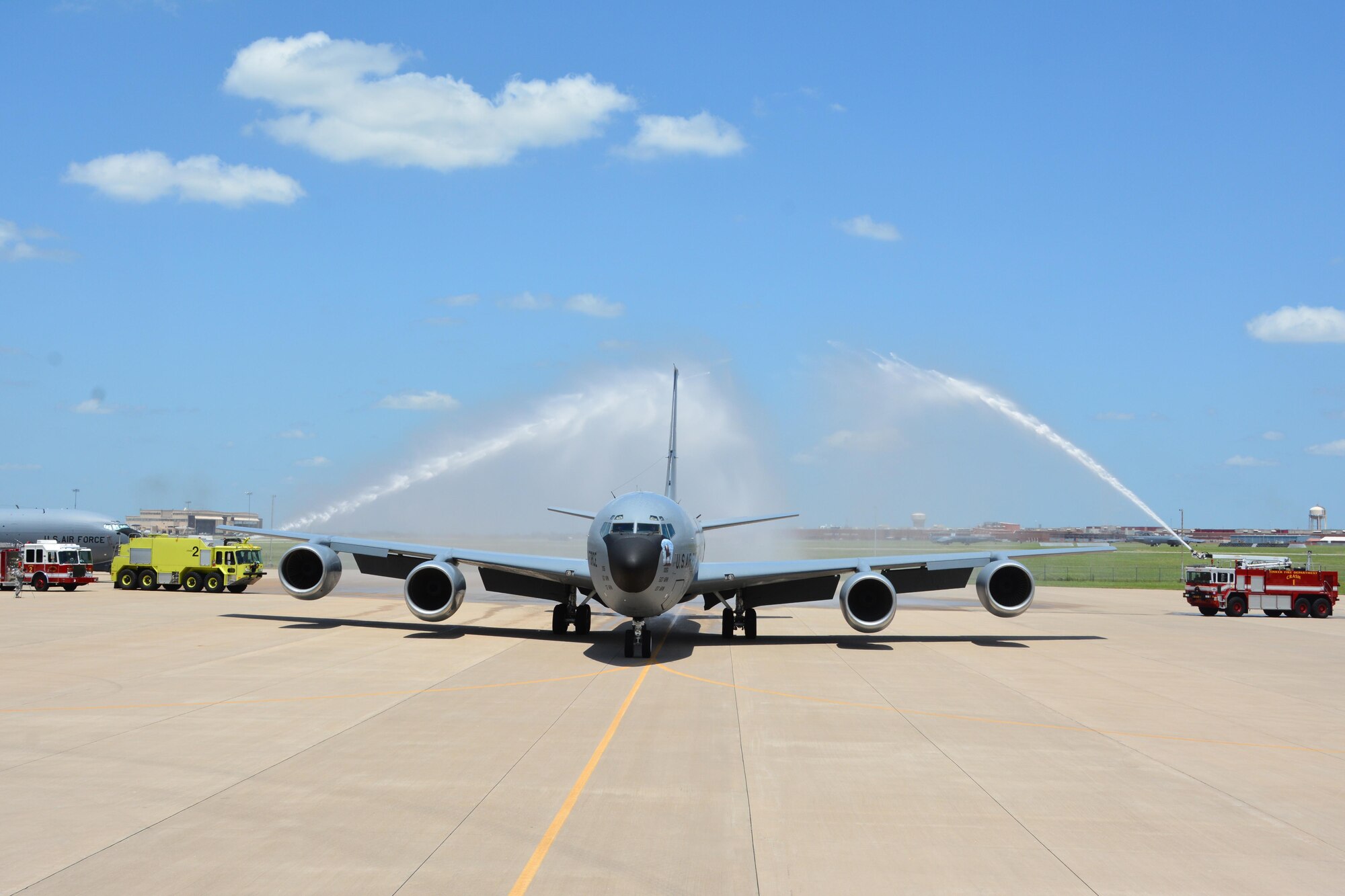 A 137th Air Refueling Wing aircrew taxis in a Reserve KC-135R as they completed the last day flight of the association, June 24, 2015 at Tinker Air Force Base. This final fight marks an end to the formal Air Reserve Component Association between the 507th Air Refueling Wing and the 137th ARW (U.S. Air Force Photo/Maj. Jon Quinlan).
