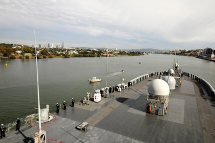 BRISBANE, Australia (July 16, 2015) - Australian and U.S. sailors man the rails of the U.S. 7th Fleet flagship USS Blue Ridge (LCC-19) as the ship pulls into Brisbane during exercise Talisman Sabre 2015. Talisman Sabre is a biennial combined joint exercise designed to improve Australian and U.S. combat readiness and interoperability, maximize combined training opportunities and demonstrate U.S. resolve to support the security operations of a key ally. 