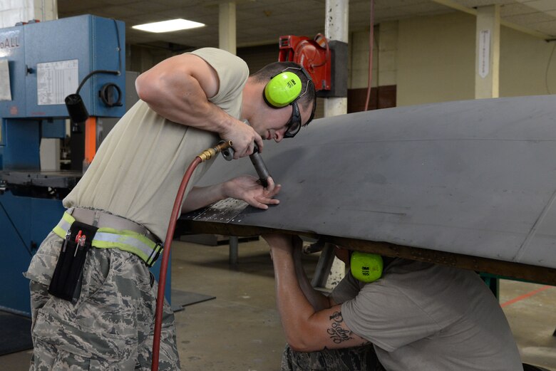 Keeping the Buff young aircraft structural maintenance > Air Force