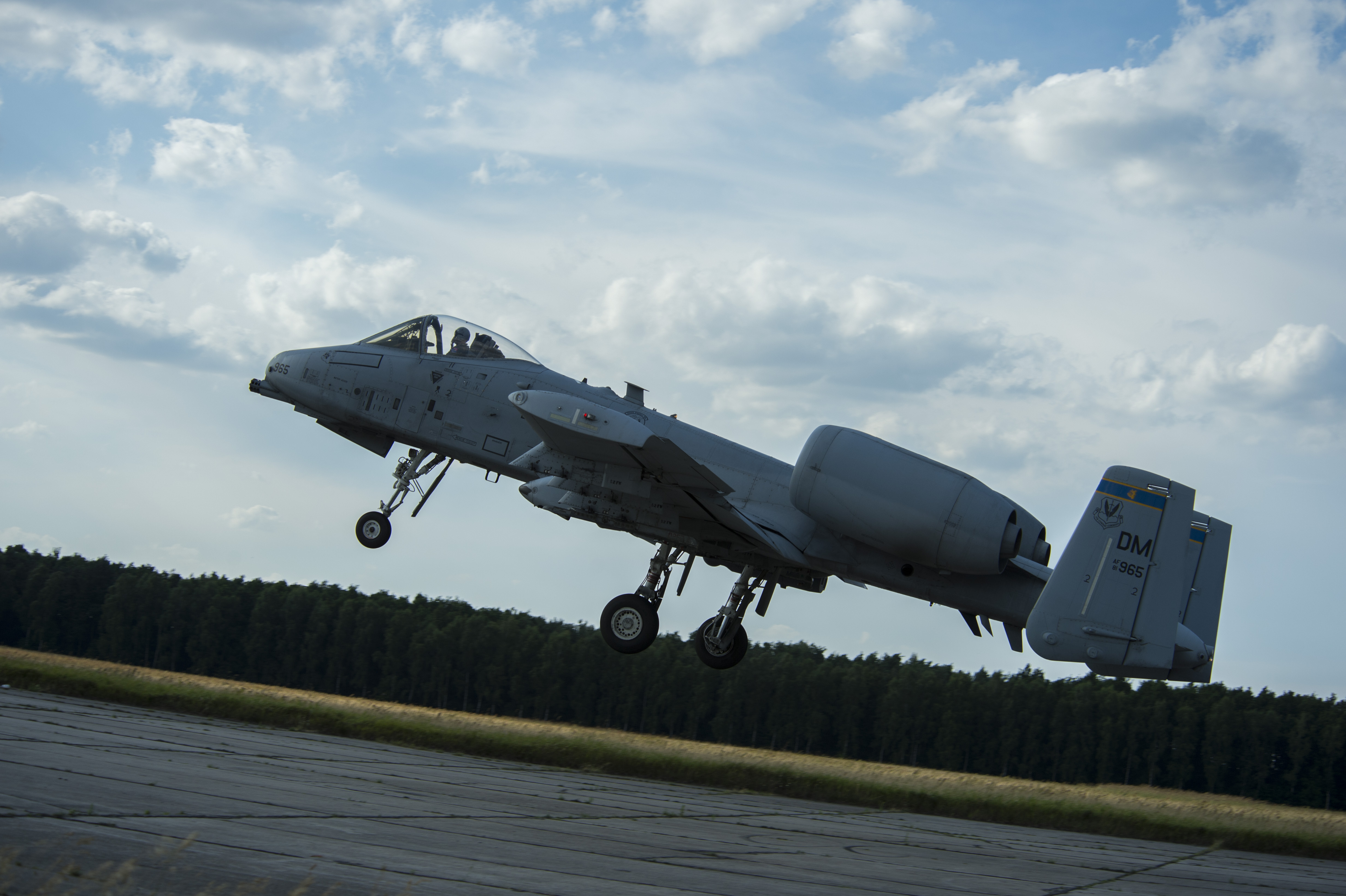 A10s train with combat controllers during TSP