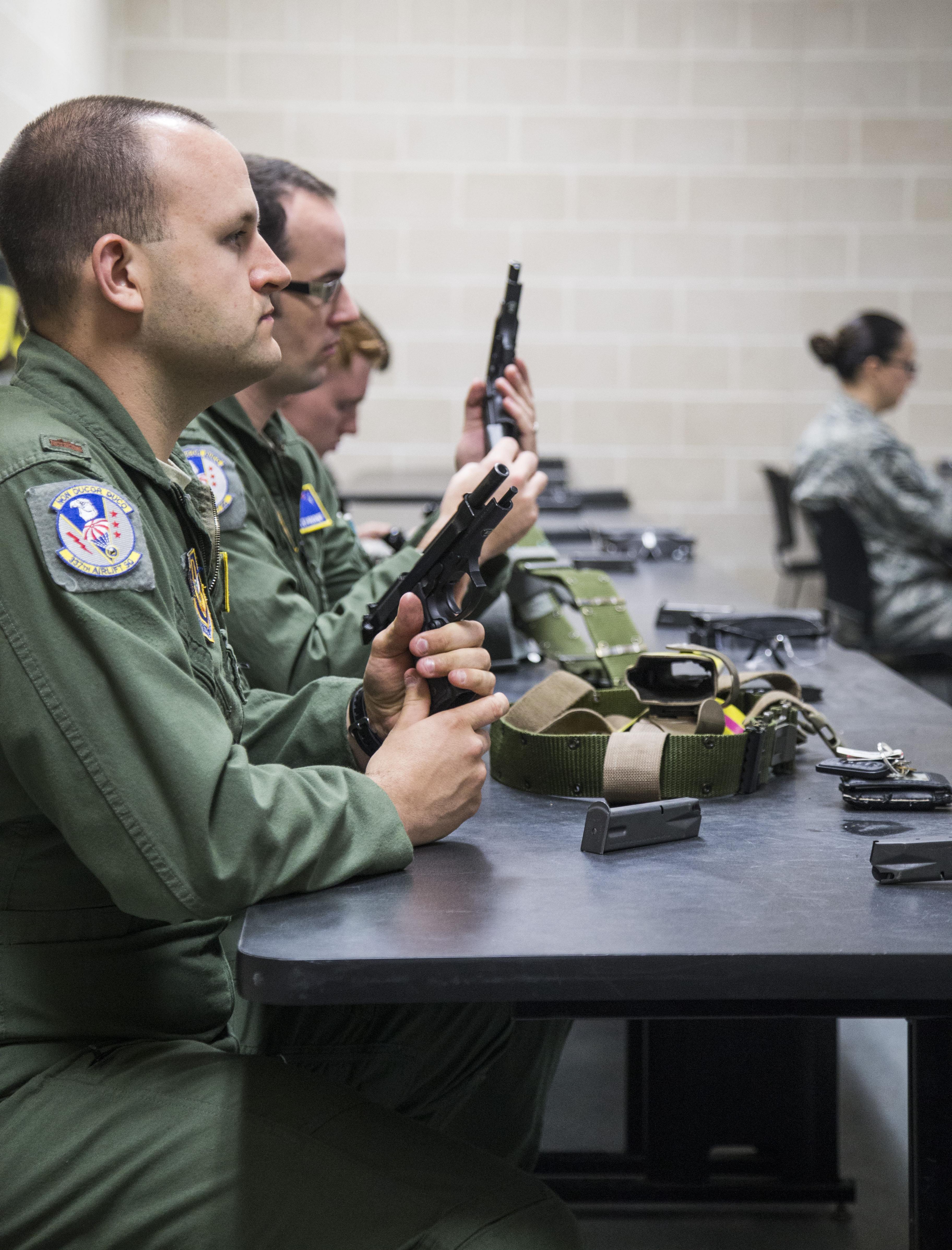 37th TRSS combat arms instructors build students’ knowledge, confidence > Joint Base San Antonio