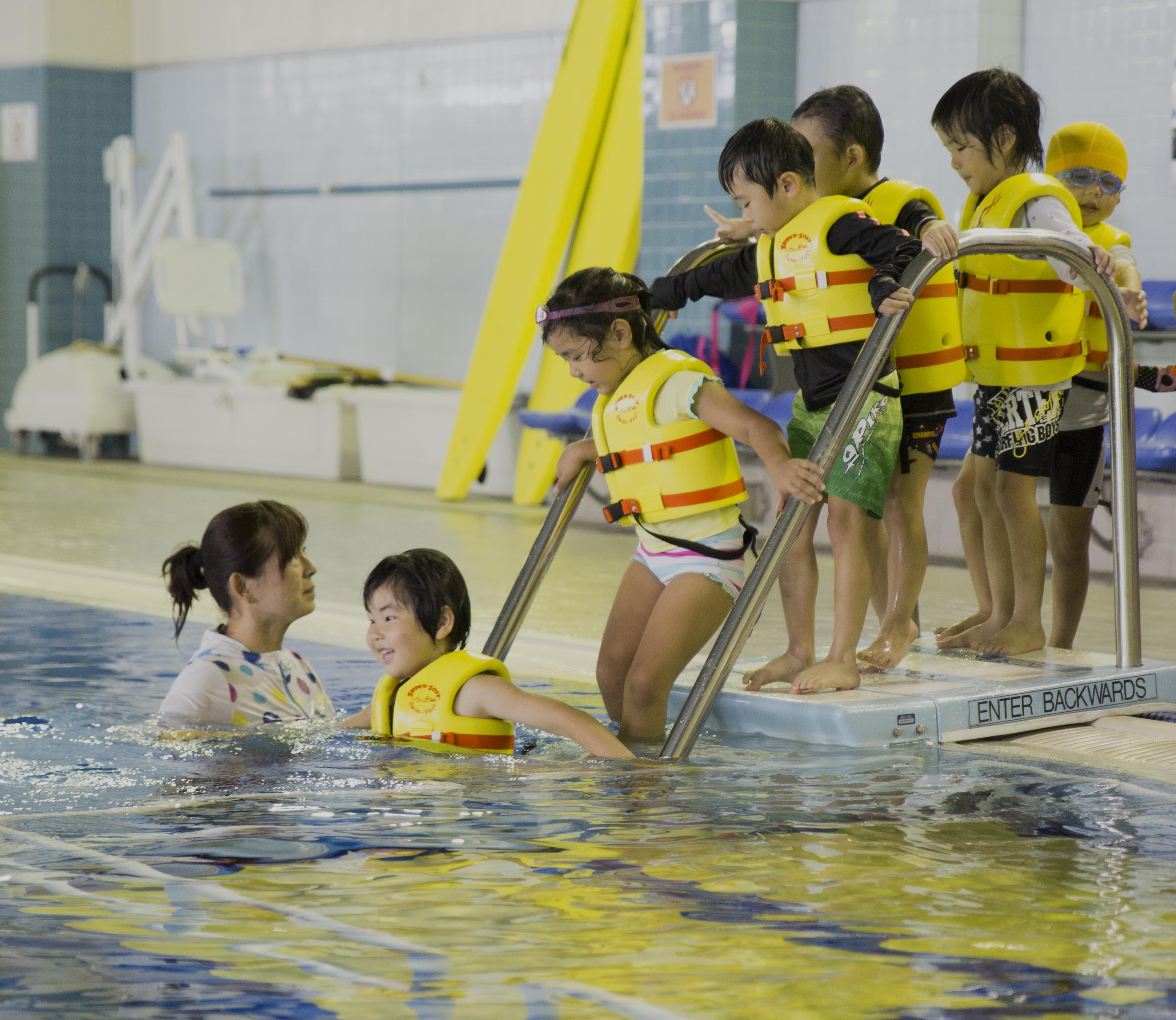 Japanese kindergarten class celebrates last day at IronWorks pool