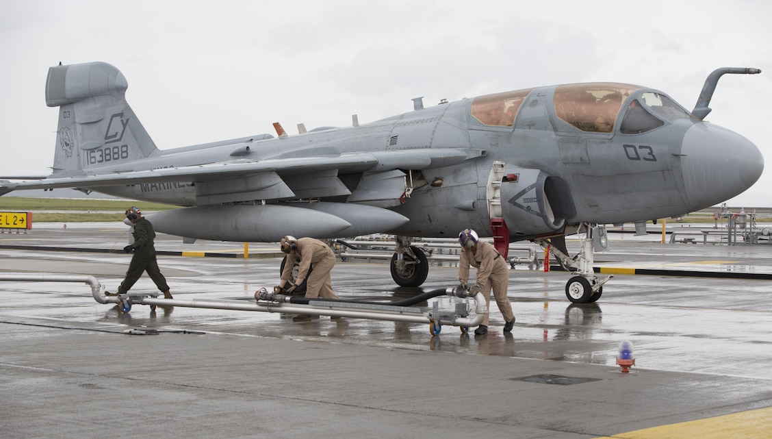 Prowlers roll into MCAS Iwakuni’s hot pits for first time > Marine ...