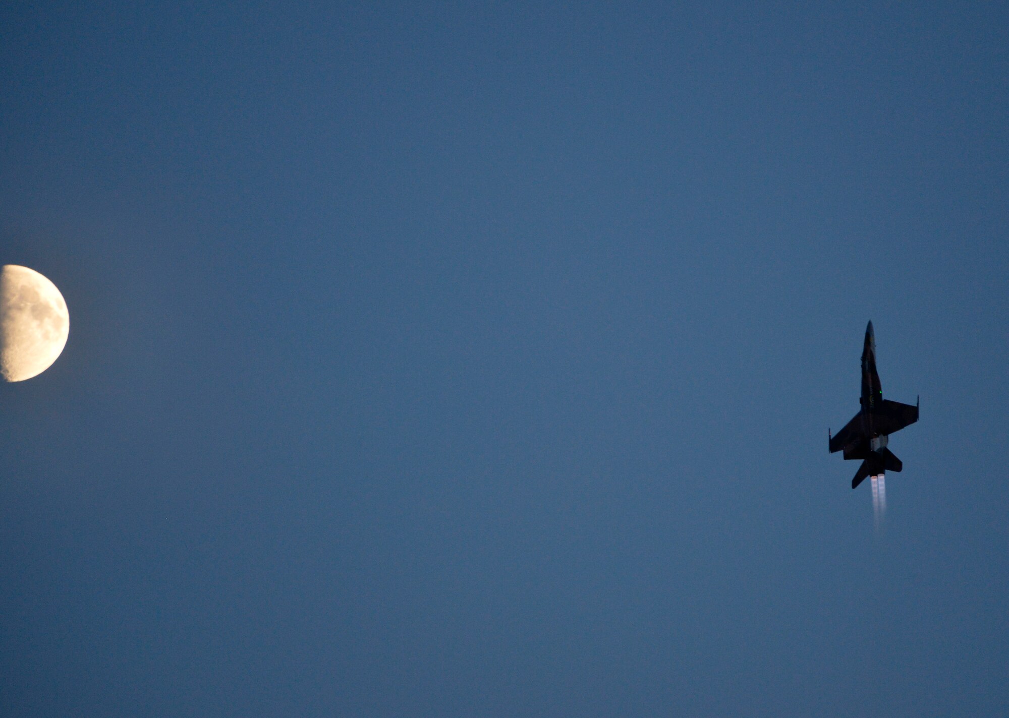 A Canadian Forces CF-18 Hornet performs at the 2015 Lethbridge International Airshow July 24, 2015, in Lethbridge, Alberta province, Canada. The CF-18 performed multiple acrobatics and strafing runs. (U.S. Air Force photo by Airman 1st Class Christian Clausen/Released)
