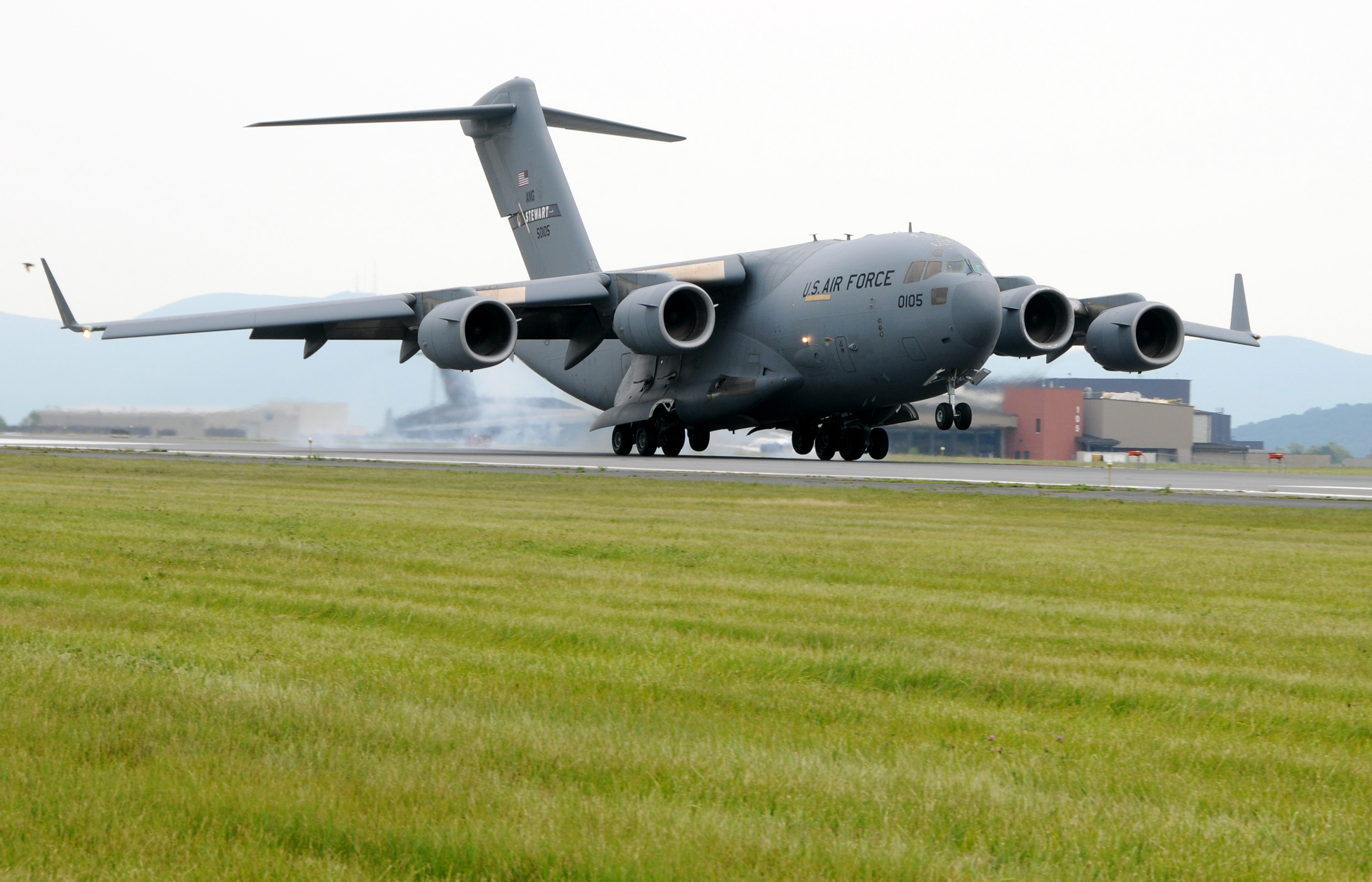 First assigned C-17 lands at New York Guard base > National Guard