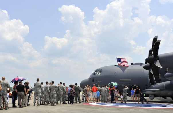 A crowd gathers to view the inside of the Air Force Special Operations Command’s first AC-130J Ghostrider at Hurlburt Field, Fla., July 29, 2015. The aircrews of the 1st Special Operations Group Detachment 2 were hand selected from the AC-130 community for their operational expertise and will begin initial operational testing and evaluation of the AC-130J later this year. (U.S. Air Force photo by Airman Kai White/Released)