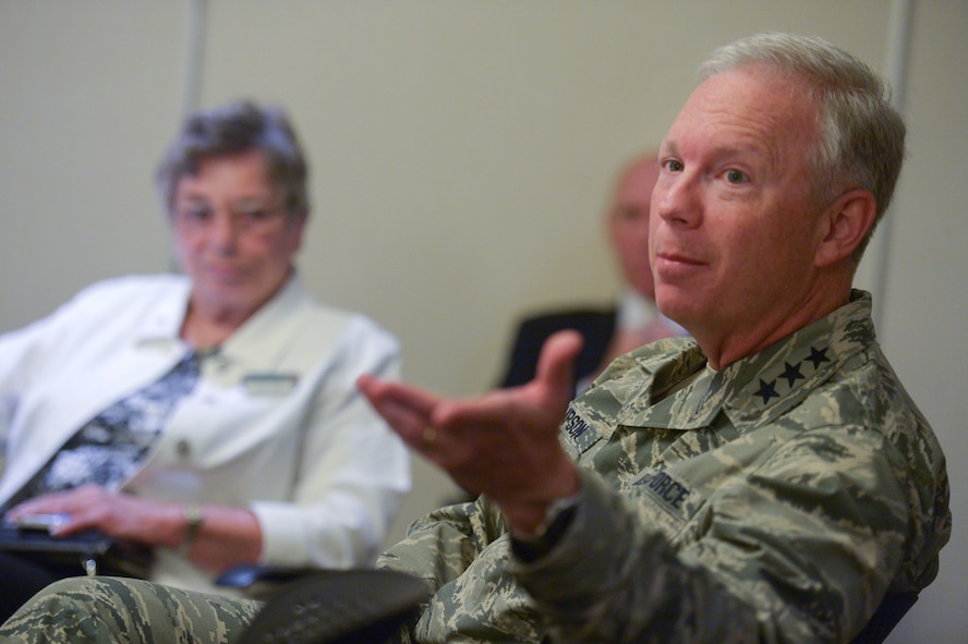 WOBURN, Mass. -- Lt. Gen. John Thompson, Air Force Life Cycle Management 
Center commander, meets with local defense industry representatives and 
members of the North Suburban Chamber of Commerce's Military Affairs Council 
during a breakfast meeting at the Crowne Plaza Hotel, Woburn, Mass., July 29. 
Thompson spoke about the Air Force Materiel Command's new mission and vision 
statements and the importance of organizational values when defining long-term 
goals. (U.S. Air Force photo by Jerry Saslav)
