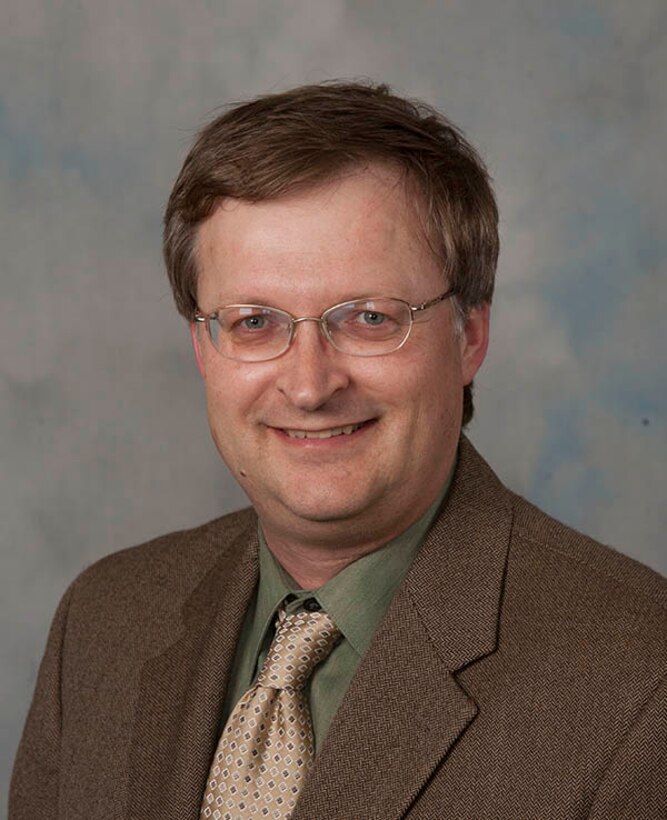 Dr. Harold Robinson, a physicist at the Naval Undersea Warfare Center (NUWC) in Newport, R.I., has been named a winner of the 2014 Assistant Secretary of the Navy (ASN) Top Scientists and Engineers of the Year Award. 