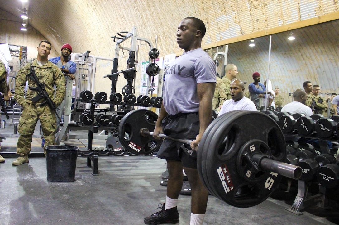 A Us Soldier Particpates In The Deadlift Event During The