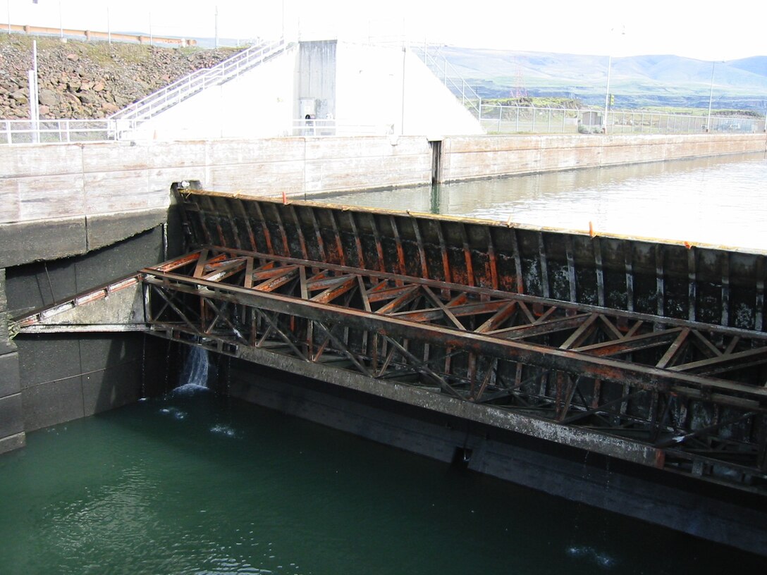 The Dalles Lock and Dam, located 192 miles upriver from the mouth of the Columbia River, will replace the upstream navigation gate during a 14-week lock outage beginning December 2016.