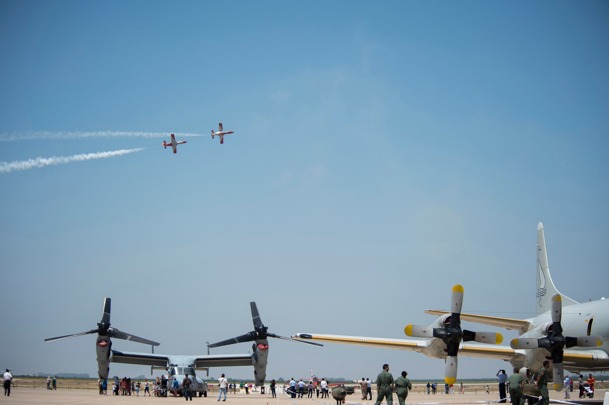 The Spanish Air Forces’ Patrulla Águila, Casa C-101 Aviojets demonstration team flies above Morón Air Base, Spain, during an open house May 30, 2015. The two-day event was held to celebrate Morón’s 75th anniversary. (U.S. Air Force photo/Senior Airman Damon Kasberg)
