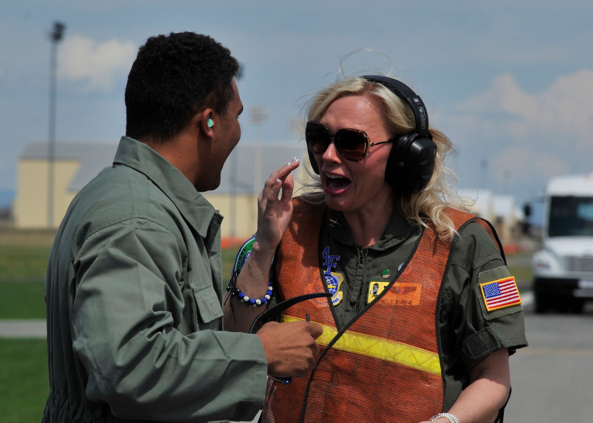Brayden Hill, U.S. Air Force Academy cadet, surprises his mom, Suzette Hill, during his father’s, Col. Brian Hill, 92nd Air Refueling Wing vice commander, final flight celebration May 29, 2015, at Fairchild Air Force Base, Wash. The Hills did not know their son was in town and were surprised and delighted to see that he had shown up for his father’s final flight. (U.S. Air Force photo/Airman 1st Class Taylor Bourgeous)