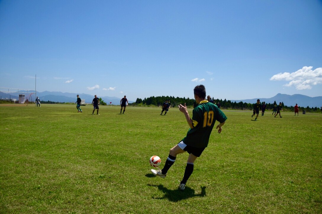 CO from Itazuma's Infantry Regiment receives a pass during the 1st Annual Camp Fuji - JGSDF - Fuji Friendship Association Sports Tournament.