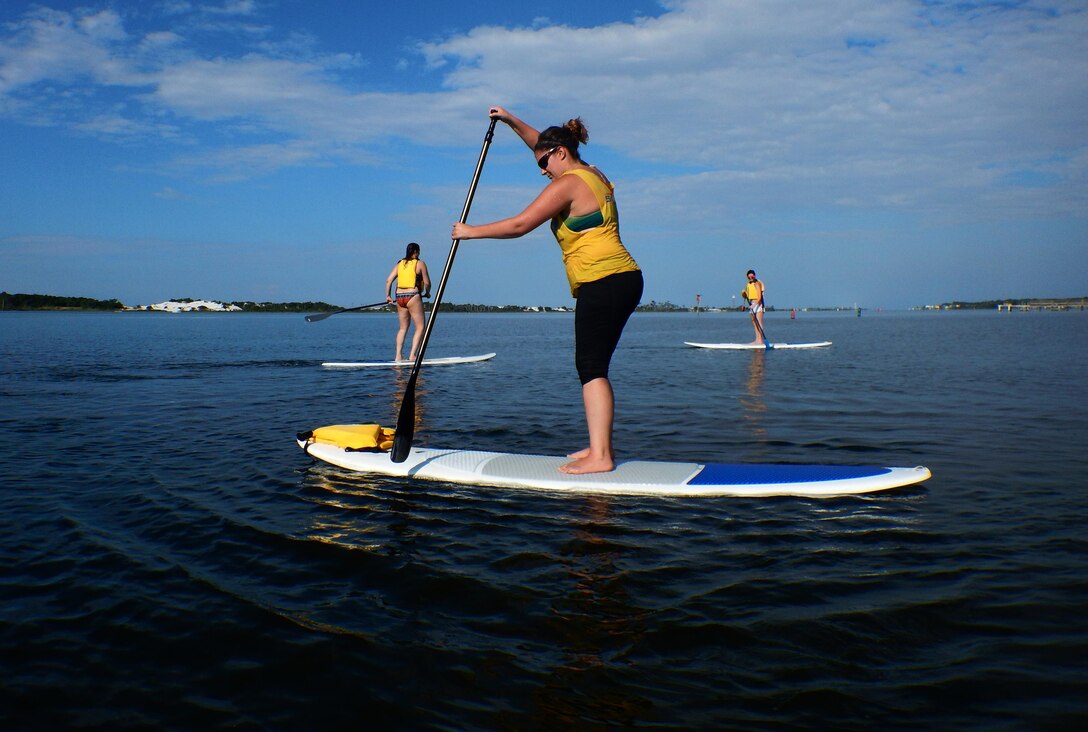Hurlburt starts new standup paddle boarding class