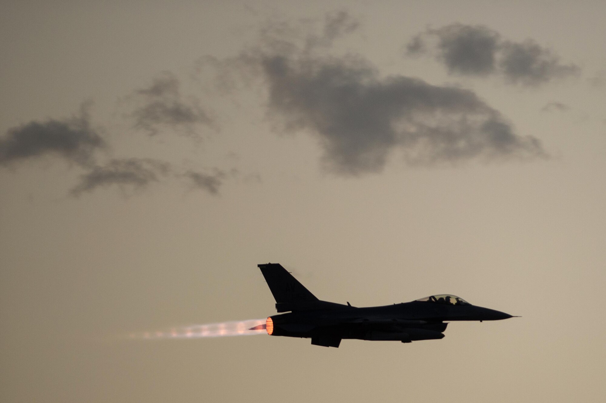 A U.S. Air Force F-16 Fighting Falcon “Triple Nickel” aircraft assigned to the 555th Expeditionary Fighter Squadron from Aviano Air Base, Italy, prepares to land at Bagram Airfield, Afghanistan, June 7, 2015. The F-16 is a multi-role fighter aircraft that is highly maneuverable and has proven itself in air-to-air and air-to-ground combat. Members of the Triple Nickel are deployed in support of Operation Freedom’s Sentinel and NATO’s Resolute Support mission. (U.S. Air Force photo by Tech. Sgt. Joseph Swafford/Released)