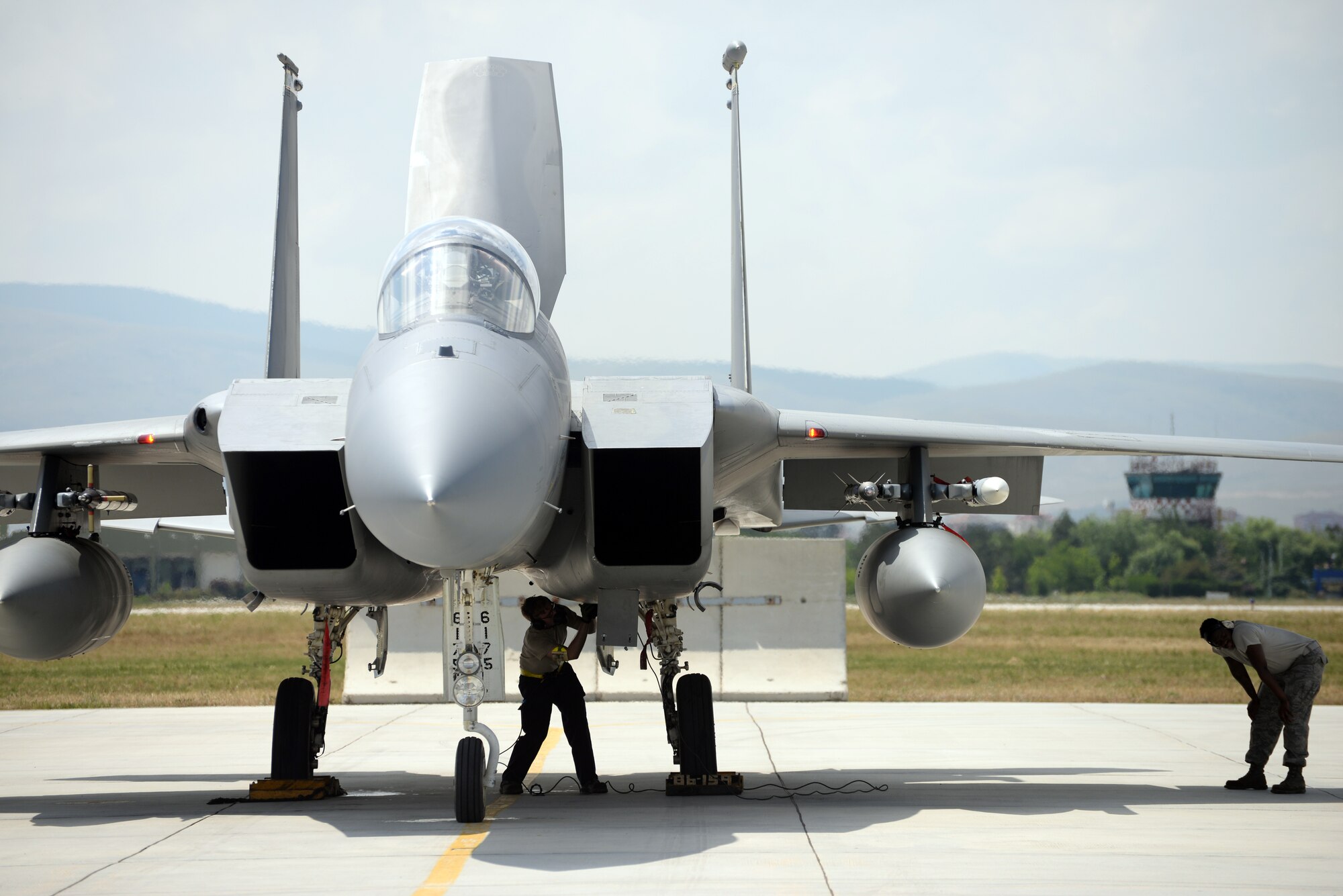 Maintainers from the 748th Aircraft Maintenance squadron prepare an F-15C Eagle from the 493rd Fighter Squadron during an Anatolian Eagle 15 mission at 3rd Main Jet Base, Turkey, June 8, 2015. Approximately 250 personnel and12 F-15 aircraft from the 48th Fighter Wing, Royal Air Force Lakenheath, United Kingdom, are participating in the multinational flying exercise. (U.S. Air Force photo by Tech. Sgt. Eric Burks/Released)