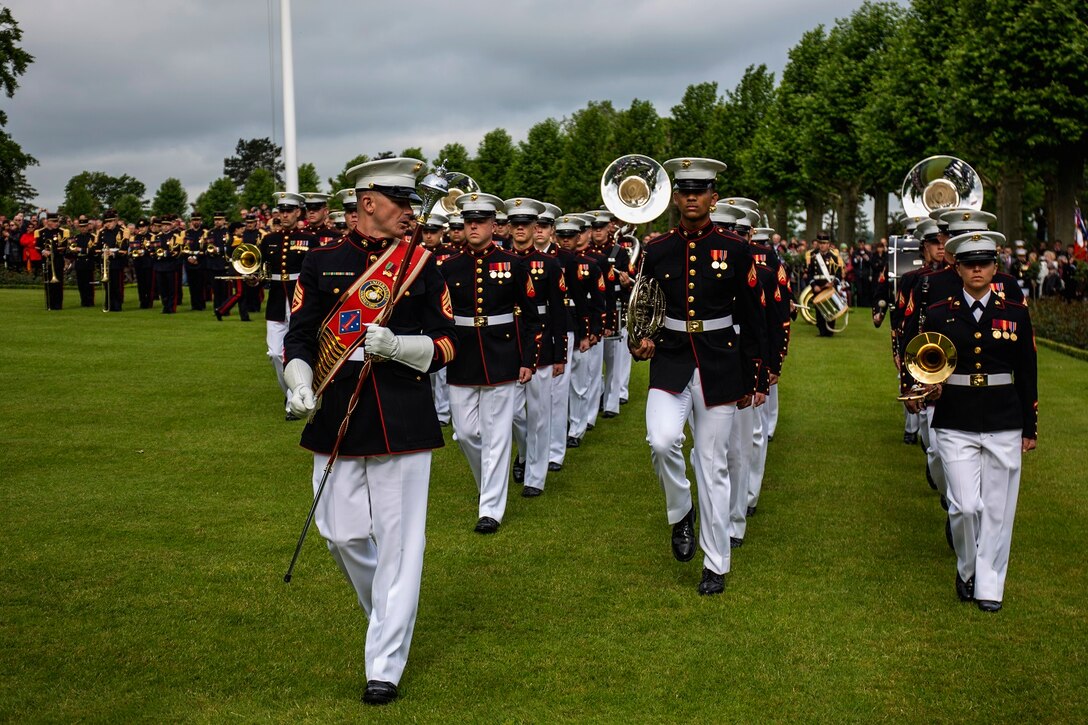 U.S. Marines from the 1st Marine Division and their French counterparts gather at Aisne-Marne American Cemetery to commemorate their fallen heroes in Belleau, France, on May 31, 2015. This Memorial Day ceremony was held in honor of the 97th anniversary of the Battle of Belleau Wood. (U.S. Marine Corps photo by Lance Cpl. Akeel Austin/Released)