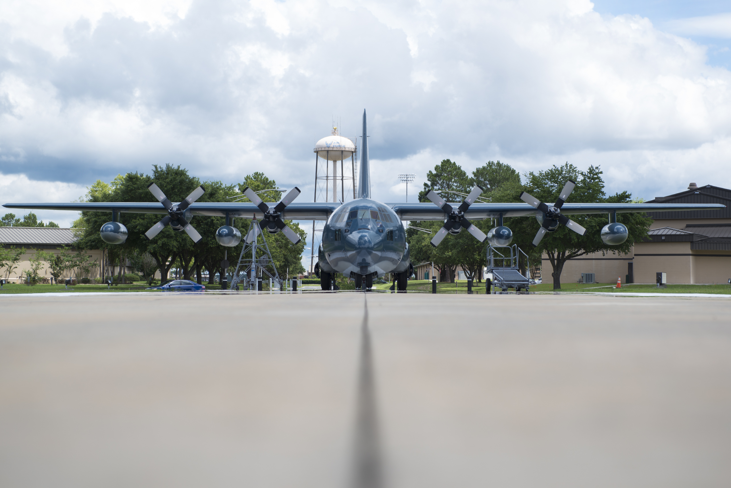 Moody's airpark gains retired C130 > Moody Air Force Base > Article
