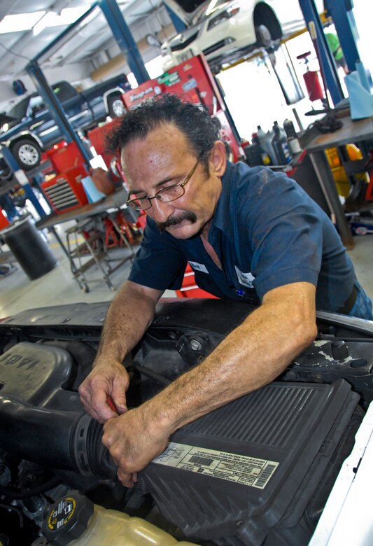 Auto Hobby Shop services Eglin community's vehicles > Eglin Air Force