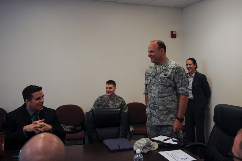 AFOSI CC visits Det 211 facility > Moody Air Force Base > Article Display