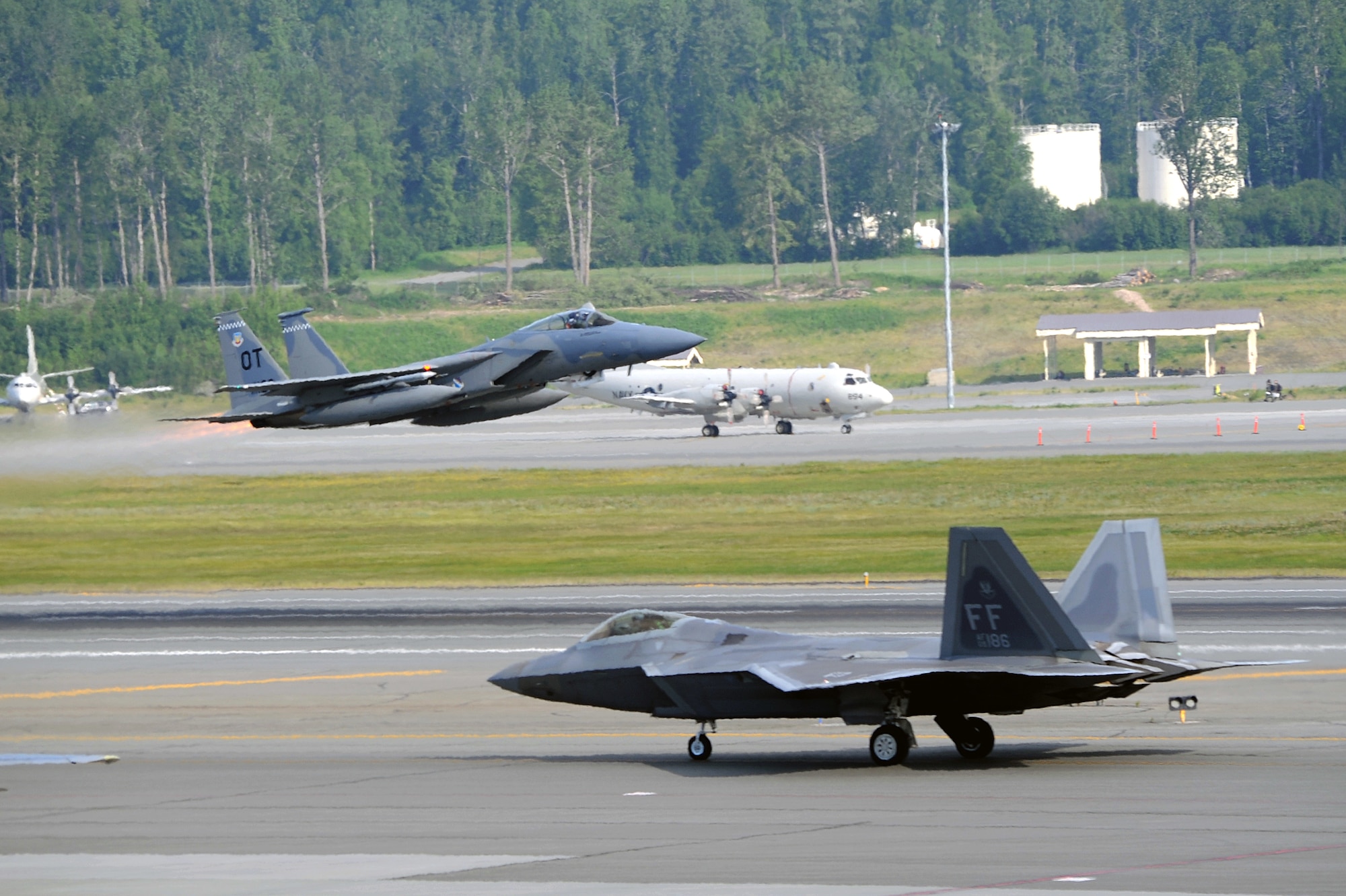 A U.S. Air Force F-15C Eagle from the 85th Test and Evaluation Squadron, Eglin Air Force Base, Florida takes off during Exercise Northern Edge from Joint Base Elmendorf-Richardson, June 16, 2015. Northern Edge 2015 is Alaska’s premier joint training exercise designed to practice operations, techniques and procedures as well as enhance interoperability among the services. Thousands of participants from all the services; from active duty, Reserve and National Guard units are involved. (U.S. Air Force photo/Staff Sgt. William Banton)‪