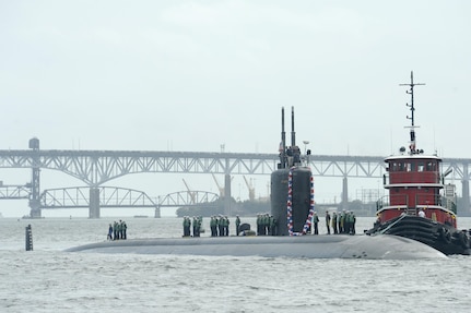 140911-N-UM744-001 GROTON, Connecticut - USS Annapolis at sea.