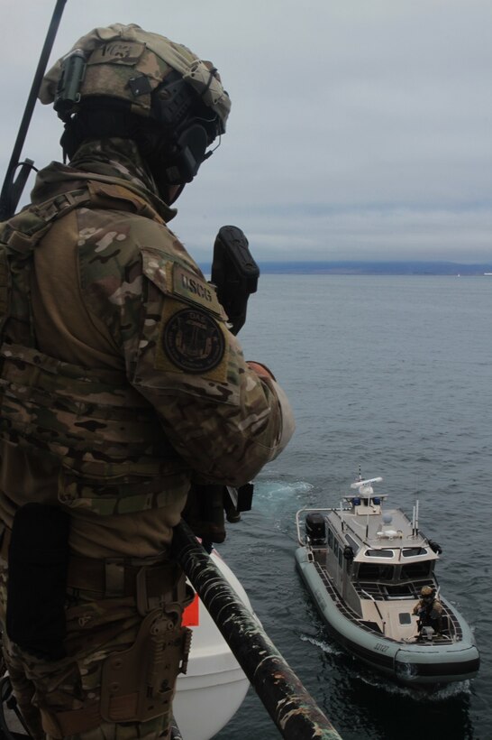 Marines with 1st Reconnaissance Battalion, 1st Marine Division, members of the Coast Guard’s Maritime Safety and Security team, and Air Force Pararescuemen trained together during Exercise Angel Thunder off the coast of Marine Corps Base Camp Pendleton, Calif., June 9-11, 2015. Exercise Angel Thunder is a joint personnel recovery operation designed to provide military branches and partner nations the opportunity to train together in order to prepare for times of war and crisis. (Photo by LCpl. Danielle Rodrigues/Released)