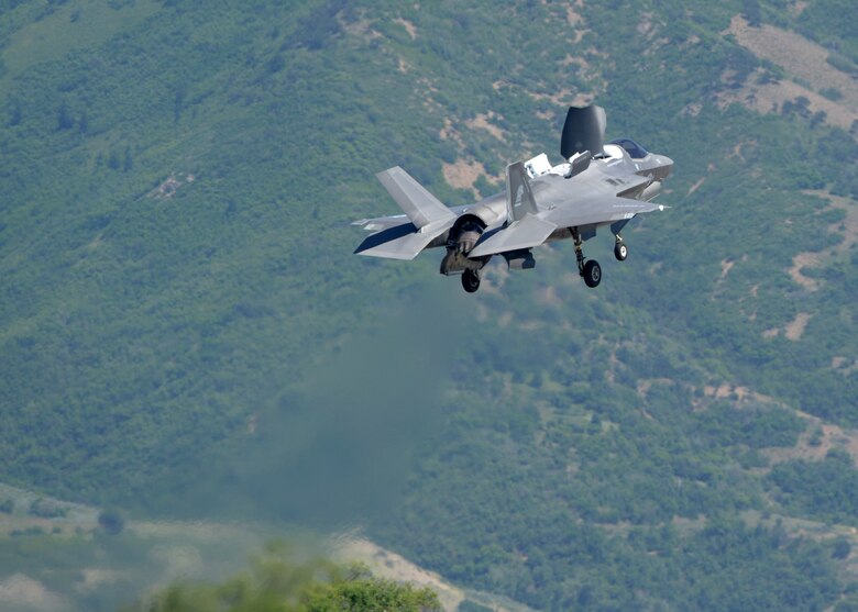 First ever take off of an USMC F-35B STOVL Joint Strike Fighter aircraft at Hill AFB, Utah June 18. The aircraft was undergoing a functional check flight following modifications at the Ogden Air Logistics Complex. (Air Force photo by Alex R. Lloyd/Release)