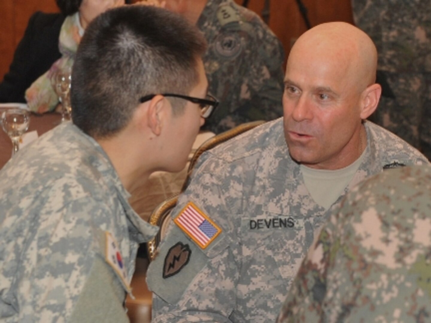 Eighth Army Command Sgt. Maj. Ray A. Devens (right) spoke to senior enlisted leaders at the the ROK NCO Policy Development Seminar Nov. 21. (Photo by Pfc. Jang, Won Suk 8th Army PAO)