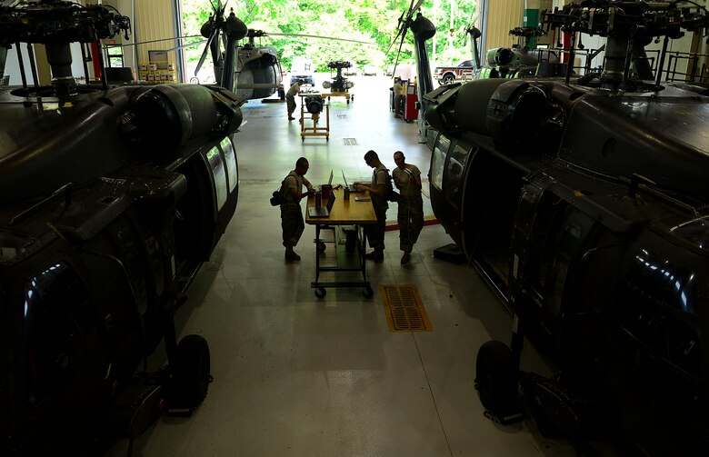 AIT students learn to maintain Army aircraft > Joint Base Langley