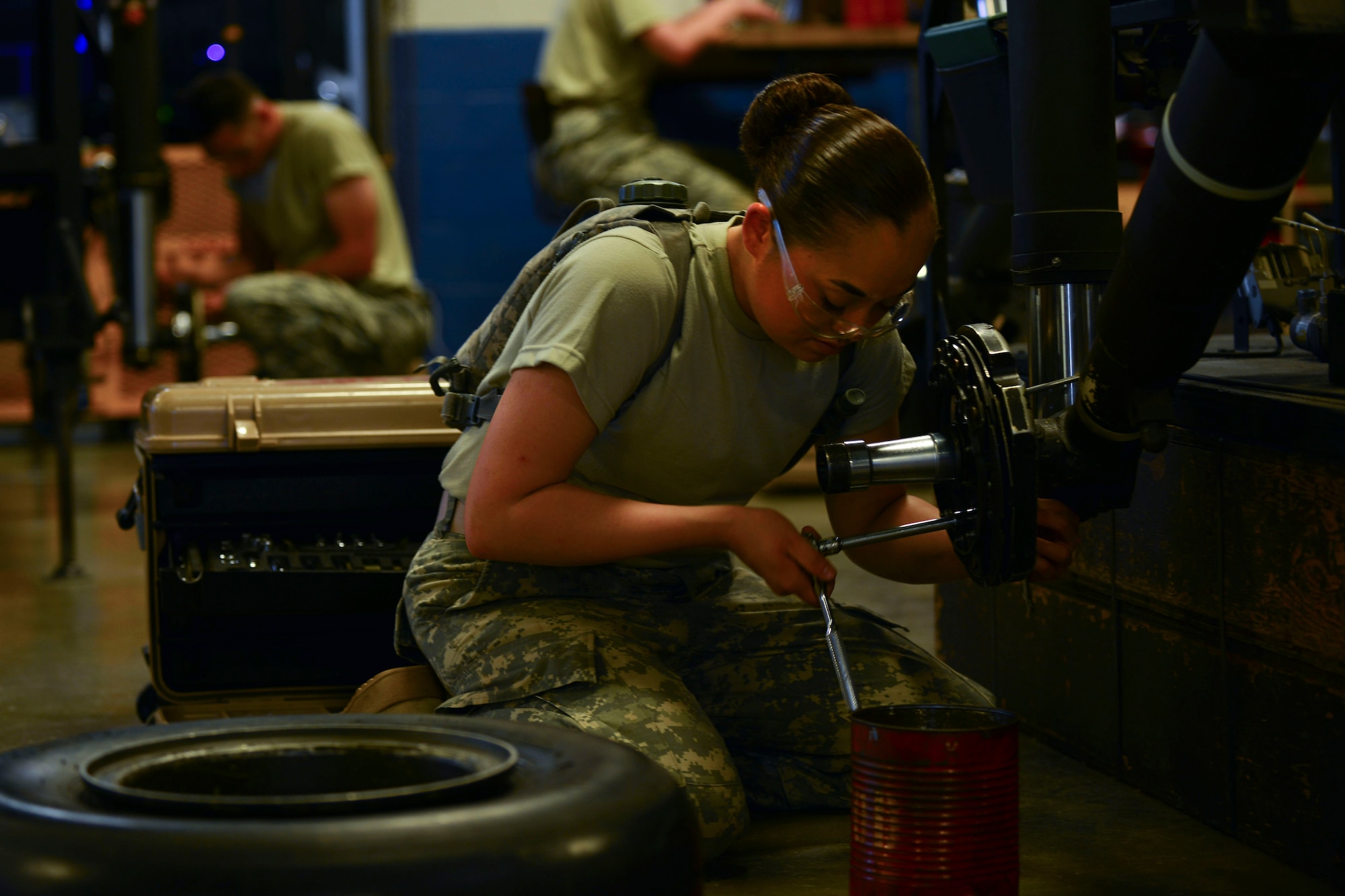 U.S. Army Pvt. Rachael Pixler, 128th Aviation Brigade Advanced Individual Training student, works on a UH-60 Blackhawk main landing gear break at Fort Eustis, Va., June 18, 2015. Throughout the 16-week course, the maintainers learn periodic and repair maintenance for the aircraft’s hydraulic, mechanical and rotor systems. (U.S. Air Force photo by Staff Sgt. Natasha Stannard/Released)