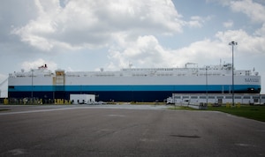 841st Transportation Battalion personnel load vehicles and equipment onto a Korean carrier during a U.S. Transportation Command Surface Deployment and Distribution Command mission, June 19, 2015 at Joint Base Charleston – Weapons Station, S.C. SDDC is the Army Service Component Command of the USTRANSCOM and is a major subordinate command to Army Materiel Command. This relationship links USTRANSCOM’s Joint Deployment and Distribution Enterprise and Army Materiel Command Materiel Enterprise. The command also partners with the commercial transportation industry as the coordinating link between DOD surface transportation requirements and the capability industry provides. (U.S. Air Force photo/Staff Sgt. AJ Hyatt)