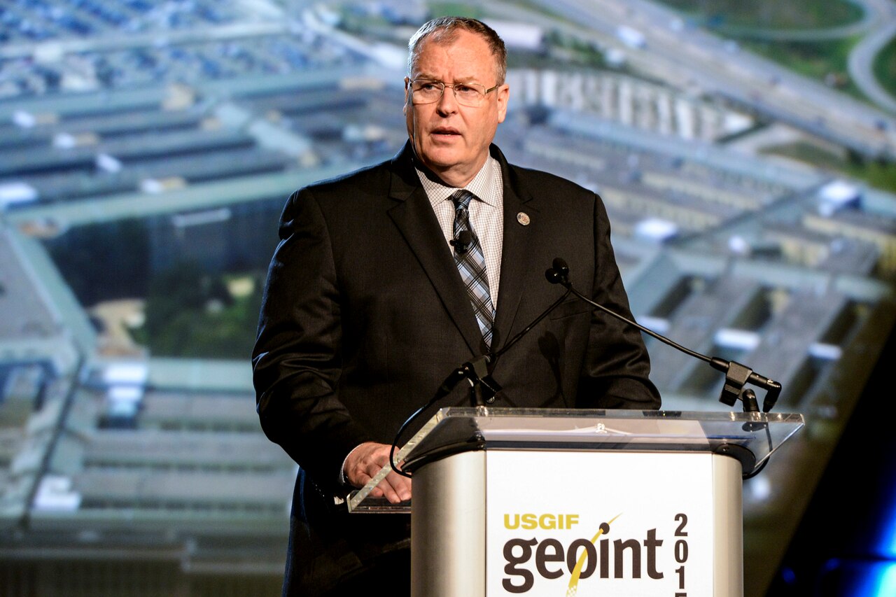 Deputy Defense Secretary Bob Work delivers remarks at the U.S. Geospatial Intelligence Foundation's annual symposium in Washington, D.C., June 23, 2015. The event is the nation's largest gathering of intelligence professionals. DoD photo by U.S. Army Sgt. 1st Class Clydell Kinchen
