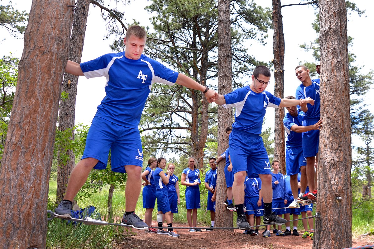 Hundreds attend Academy's Summer Seminar > United States Air Force