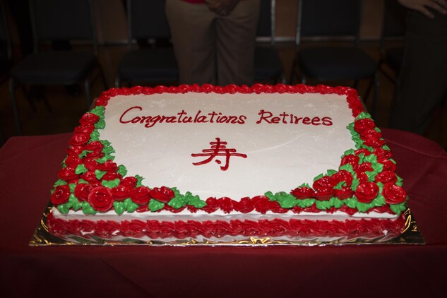 Mcas Iwakuni Honors Retiring Japanese Contractors Marine Corps