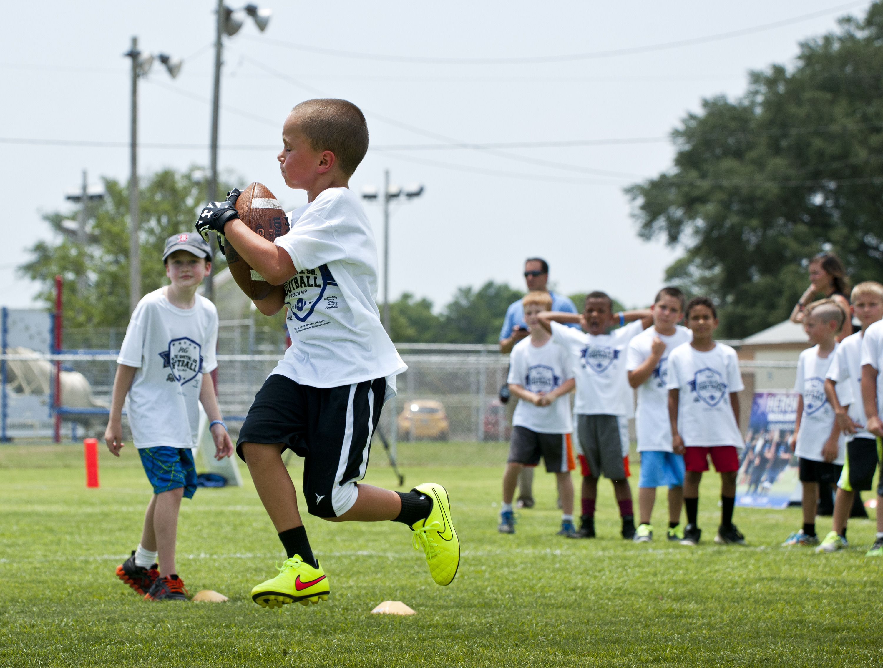 Baltimore Ravens Wide Receiver Hosts Youth Football Camp Eglin