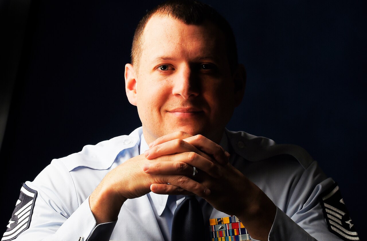 Air Force Master Sgt. Robert Chastain, a first sergeant assigned to Joint Base Elmendorf-Richardson, Alaska, helped a family of nine relocate after their home burned down. U.S. Air Force photo by Tech. Sgt. Robert Barnett