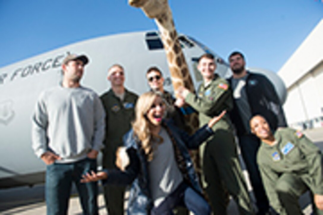 Winnefeld Visits Ramstein Air Base on USO Tour