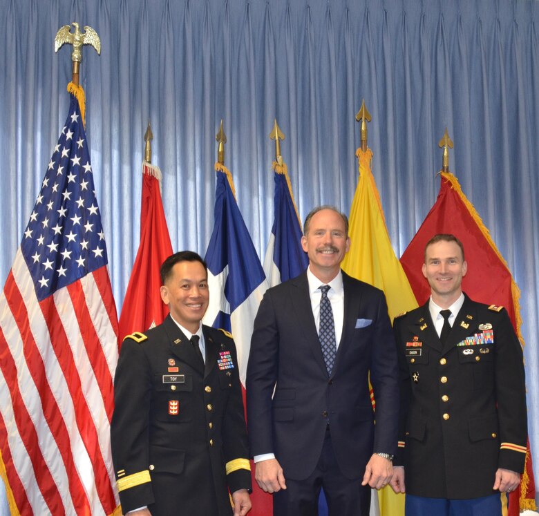 ALBUQUERQUE, N.M.-- Albuquerque Mayor Richard Berry met with South Pacific Division Commander Brig. Gen. Mark Toy (left)and District Commander Lt. Col. Patrick Dagon during Toy's visit to the District, Feb. 26, 2015.
