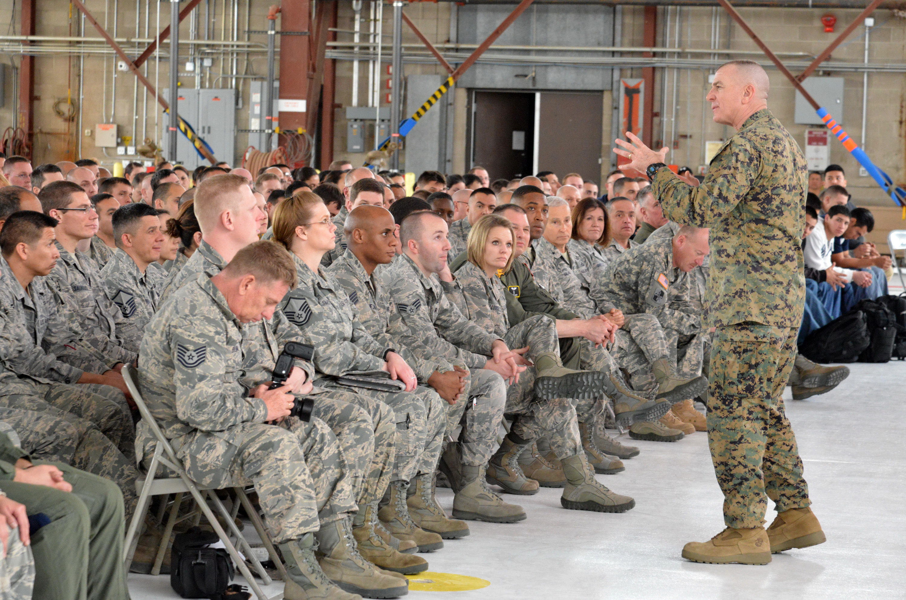 Senior enlisted advisor visits Kirtland > Kirtland Air Force Base > Article Display