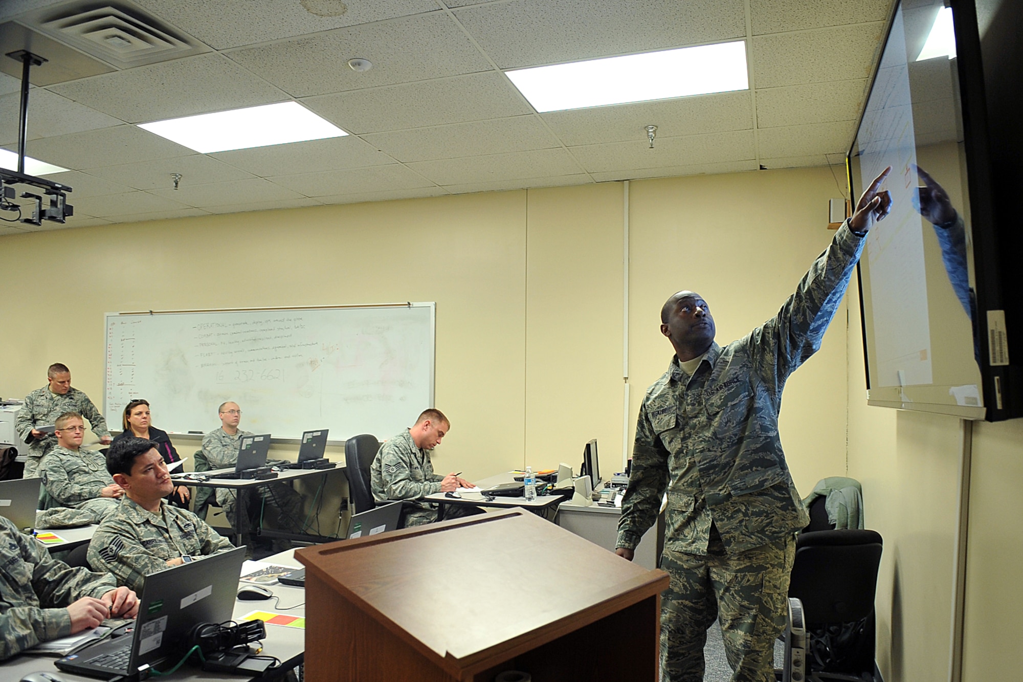 U.S. Air Force Master Sgt. Raja Beckles briefs leadership, resource managers and purchasing agents at Offutt Air Force Base, Neb. March 5 on a new Strategic Sourcing of Hand Tools initiative that could potentially save the Air Force millions of dollars per year by streamlining the way organizations purchase hand tools. Beckles is assigned to Air Combat Command’s Directorate of Logistics, Joint Base Langley-Eustice. (U.S. Air Force photo by Charles Haymond/Released)