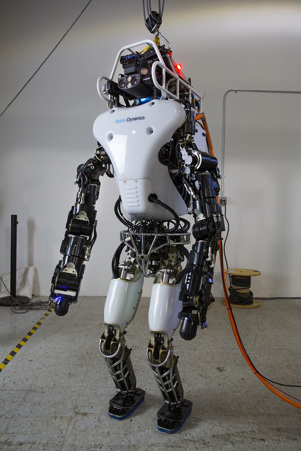 længde Busk læder The Defense Advanced Research Projects Agency's Robotics Challenge teams  using DARPA's Atlas robot, developed by Boston