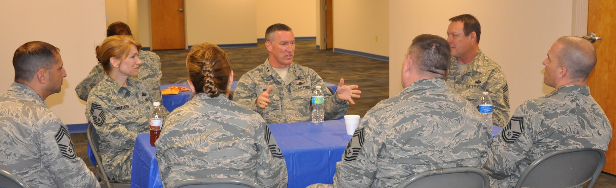 Maj. Gen. B. Edwin Wilson, 24th Air Force commander, spent time with senior enlisted cyber Reservists during the 960th Cyberspace Operations Group’s commander’s forum hosted by Col. Lloyd Terry Jr., 960th CyOG commander March 7, 2015 at Joint Base San Antonio-Lackland, Texas.  He discussed the impact of senior enlisted leaders in the Air Force as well as his support for Total Force Integration.  (U.S. Air Force photo by 1st Lt. Lori Fiorello/Released)