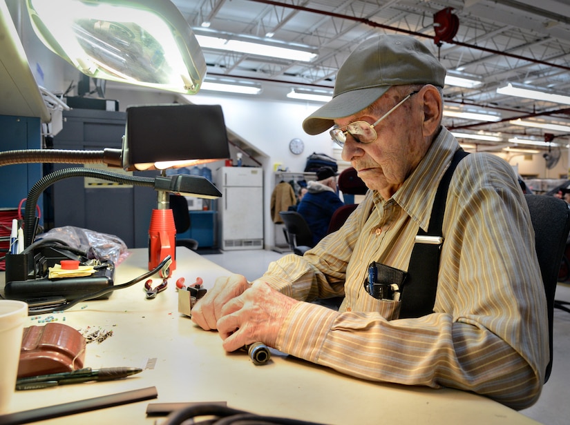 Tinker man receives 60year pin for federal service > Tinker Air Force