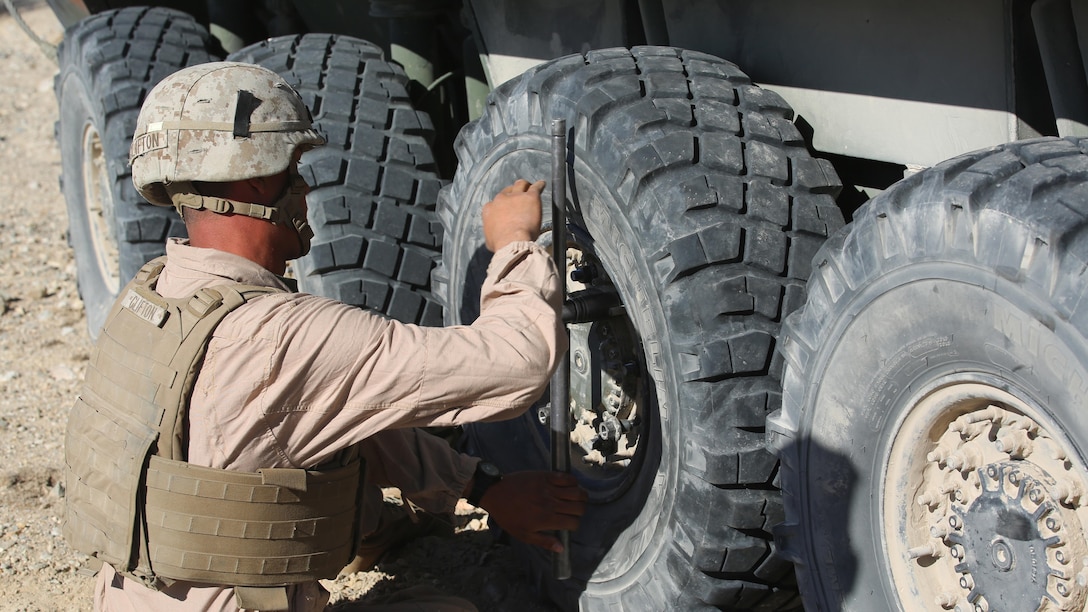 Integrated Task Force LAV Platoon Initiates MCOTEA Assessment